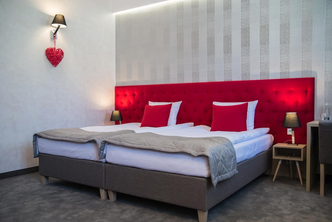 Hotel Arte Замосць Экстерьер фото