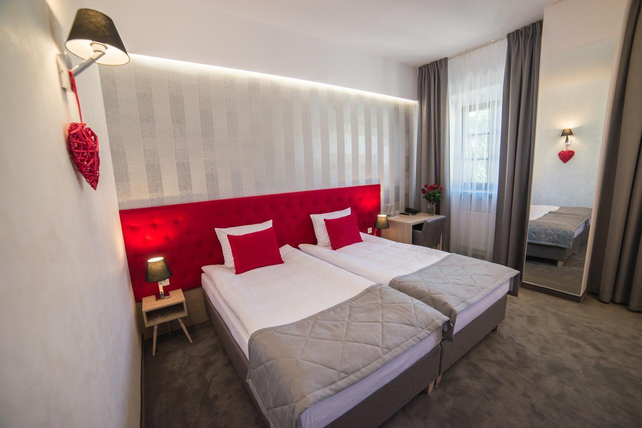 Hotel Arte Замосць Экстерьер фото